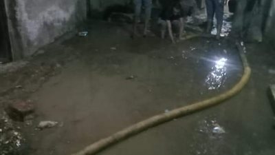 بعد تسربها إلى 13 منزلًا.. إصلاح كسر في ماسورة مياه بالمنيا