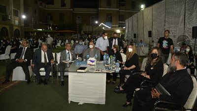 محافظ أسيوط يشارك بحفل عزاء وتكريم رئيس مجلس إدارة مدارس سنودس النيل الإنجيلي السابق