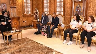 البابا تواضروس يتلقي مجموعة جديدة من أبناء الكنيسة بالمقر البابوي