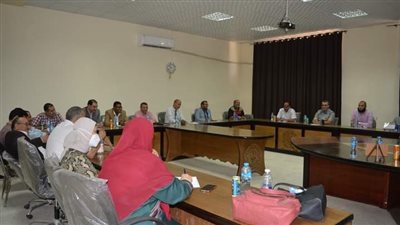 نائب رئيس جامعة الأزهر يناقش وضع 