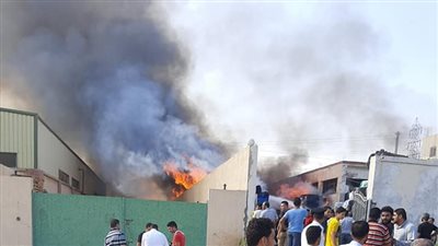 السيطرة على حريق مصنع منسوجات بالعاشر من رمضان