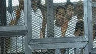 تأجيل محاكمة 13 متهما في 