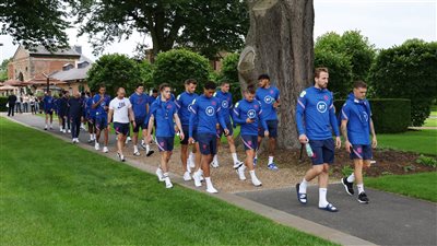 لاعبو إنجلترا يجرون جولة في العاصمة لندن قبل نهائي الـ يورو (صور)