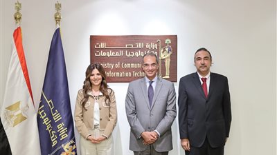 وزير الاتصالات: مبادرة لمايكروسوفت لتدريب 220 ألف شاب