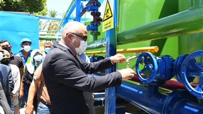 افتتاح مشروع إحلال وتجديد محطة مياه الشرب بقرية القلمينا في قنا