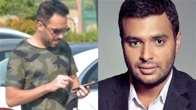 رامي جمال يساند صبري في تشييع جثمان شقيقه من مسجد الشرطة