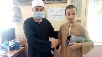 تابلت ناطق وعصا كفيف.. 