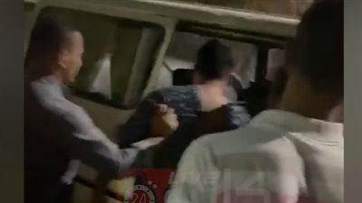 لحظة ضبط الأهالي لشاب تحرش بفتاة وسرقها بالمعادي (فيديو)