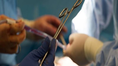 السجن المشدد 6 سنوات لطبيب بتهمة الاتجار في البشر