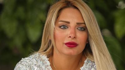 إصابة مي حلمي بكسر في القدم بعد يومين من إعلان ارتباطها