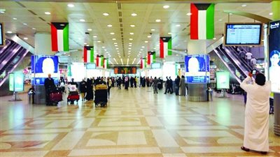 الكويت: إلغاء التباعد في صفوف المصلين والسماح بعدم ارتداء الكمامة بالأماكن العامة