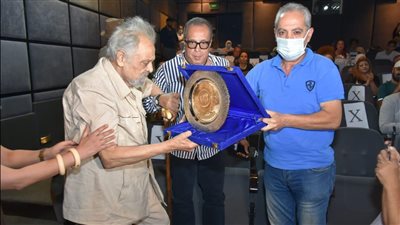 مهرجان الإسكندرية السينمائي يهدي ميدالية البحر المتوسط لاسم رمسيس مرزوق
