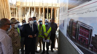 محافظ قنا: المجمعات المتكاملة تُنهي مُعاناة سكان القرى في الحصول على الخدمات