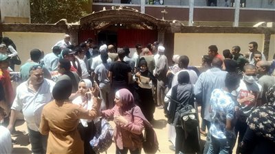  امتحان اللغة الفرنسية يرسم البهجة على وجوه طلاب الثانوية العامة بأسوان