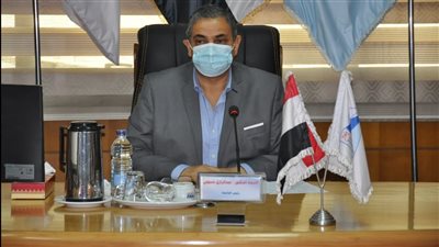 رئيس جامعة كفر الشيخ يناقش مشاركة الجامعة في مبادرة التصدي لمشكلة الأمية (صور)