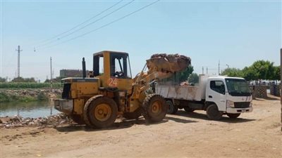 رفع 65 طنًا من المخلفات الصلبة والقمامة بالمنيا