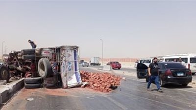 انقلبت سيارة واصطدمت أخرى بالخدمات الأمنية واشتعلت الثالثة.. تفاصيل حادث الإقليمي الأوسطي