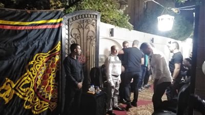 وليد منصور ودياب ومصطفى درويش يقدمون واجب العزاء في شقيق رامي صبري (صور)