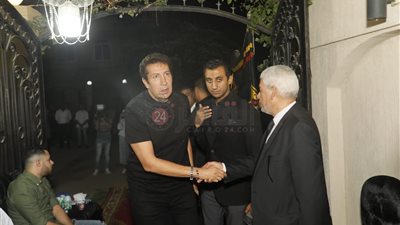 هاني رمزي وحكيم وماجد المصري أبرز حضور عزاء شقيق رامي صبري