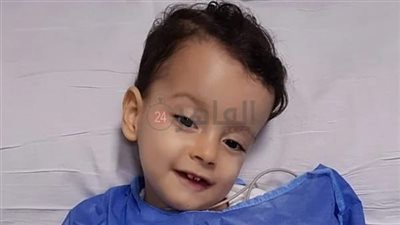 مصدر بمستشفى عين شمس التخصصي: الطفل آسر يخضع لخطة علاجية مدتها 6 أشهر عقب عملية الحقن الجيني