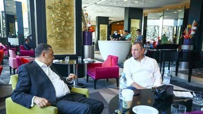 سفير مصر بالمغرب يزور بعثة الأهلي ويلتقي الكابتن محمود الخطيب