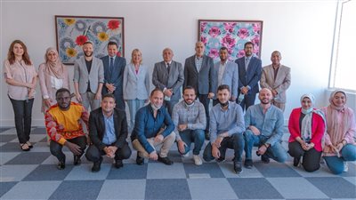 الجامعة اليابانية: توزيع جوائز 