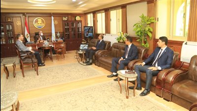 محافظ كفر الشيخ يكرم متدربي البرنامج الرئاسي لتأهيل التنفيذيين (صور)