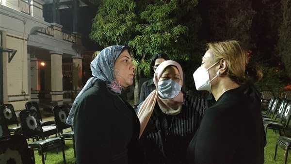 خلال تلقي العزاء