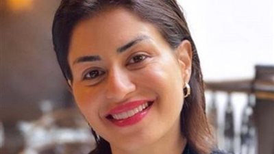 منة فضالي: رانيا يوسف مش بتلبس عشان تبقى تريند