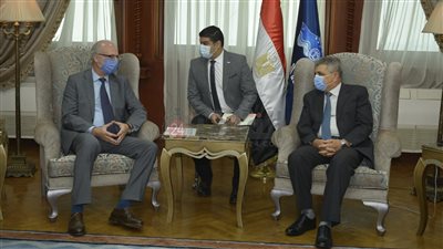 الفريق أسامة ربيع يلتقي السفير الأرجنتيني لبحث سبل التعاون المشترك