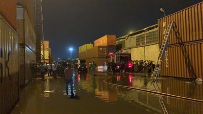 إصابة 3 أفراد شرطة خلال أعمال السيطرة على حريق بميناء بورسعيد