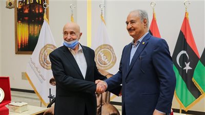 تسمح بترشح حفتر وعقيلة صالح.. برلماني ليبي: اعتماد المادة 12 من قانون الانتخابات الرئاسية كما هي