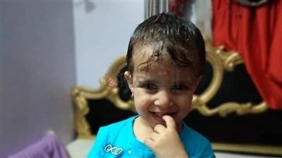 طمعًا في قرطها الذهبي.. تفاصيل مقتل طفلة عثر عليها في جوال بسطح منزل بالمنيا