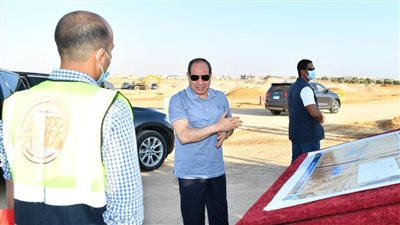 السيسي يتفقد مشروعات تطوير شبكة محاور وطرق الساحل الشمالي (صور)
