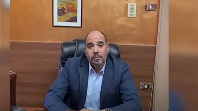 ما عقوبة إرسال صور خادشة للحياء لفتاة على الشات؟.. قانوني يجيب (فيديو)