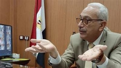 استبعاد مديرة عيادة 