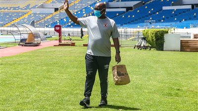 زوجته تقود المفاوضات.. موسيماني يقترب من نادي قطر القطري