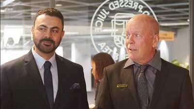 محمد كريم ينشر صورة من كواليس فيلم 