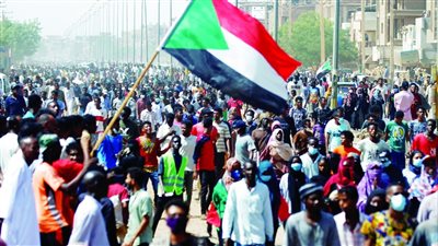 قوى الحرية والتغيير بالسودان: لن تسمح بالانقلاب على أسلحة الثورة 