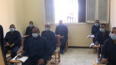 امتحان في الزنزانة.. 