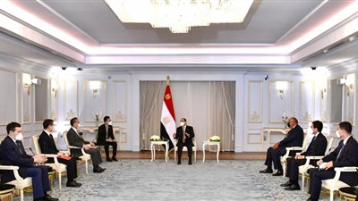 السيسي يستقبل وزير خارجية جمهورية الصين الشعبية