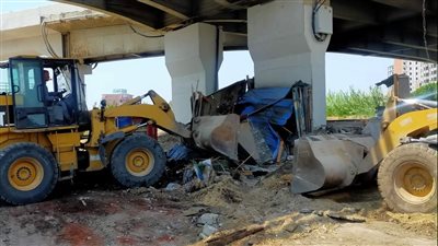 إزالة 13 حالة تعدٍ وبناء مخالف بالطريق الزراعي في البحيرة