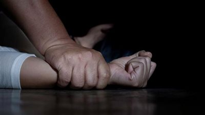 كان بيهددنا بالقتل.. شقيقتان تتهمان والدهما بمعاشرتهما جنسيا 4 سنوات بـ الغربية 
