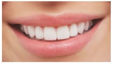 تؤدي إلى الإصابة بالحساسية..أضرار المعجون المبيض للأسنان