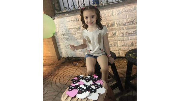 الطفلة فيروز