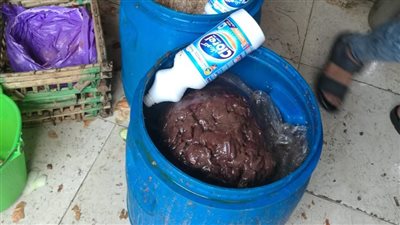 ضبط لحوم فاسدة داخل مطعم شهير بدمياط قبل ساعات من عيد الأضحى (صور)