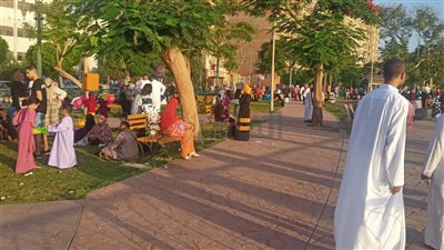 إقبال كبير من المواطنين على كورنيش المنيا في أول أيام عيد الأضحى (فيديو)