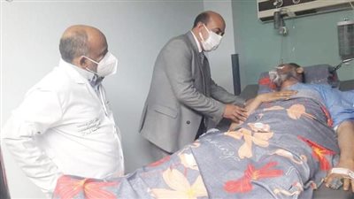 محافظ أسوان يطمئن على 