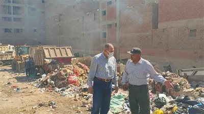 نقل 800 طن من المخلفات إلى المدفن الصحي بأبو زعبل خلال حملة بالخصوص 