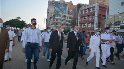 محافظ القليوبية يتابع الحدائق العامة وكورنيش النيل في أول أيام عيد الأضحى المبارك (صور) 